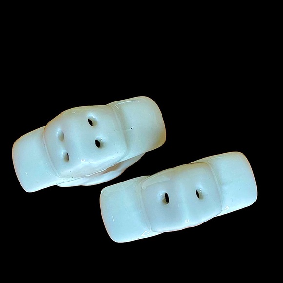 12 Sets of NIB Kate Aspen Fleur-de-lis Salt & Pepper Shakers/Wedding Favors Gift - Picture 5 of 9